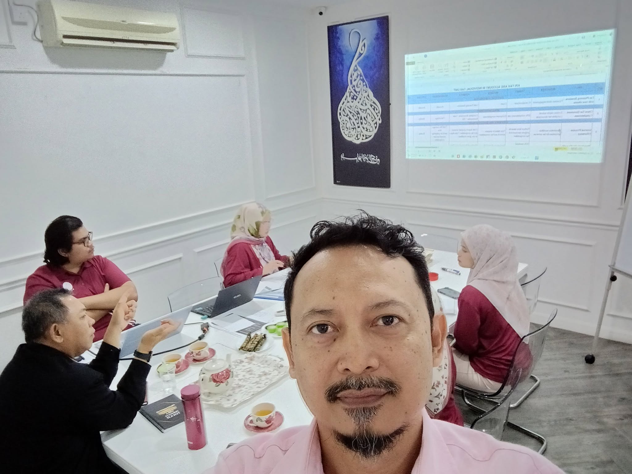 Sesi strategic planning menggunakan Balanced Scorecard di pejabat klien